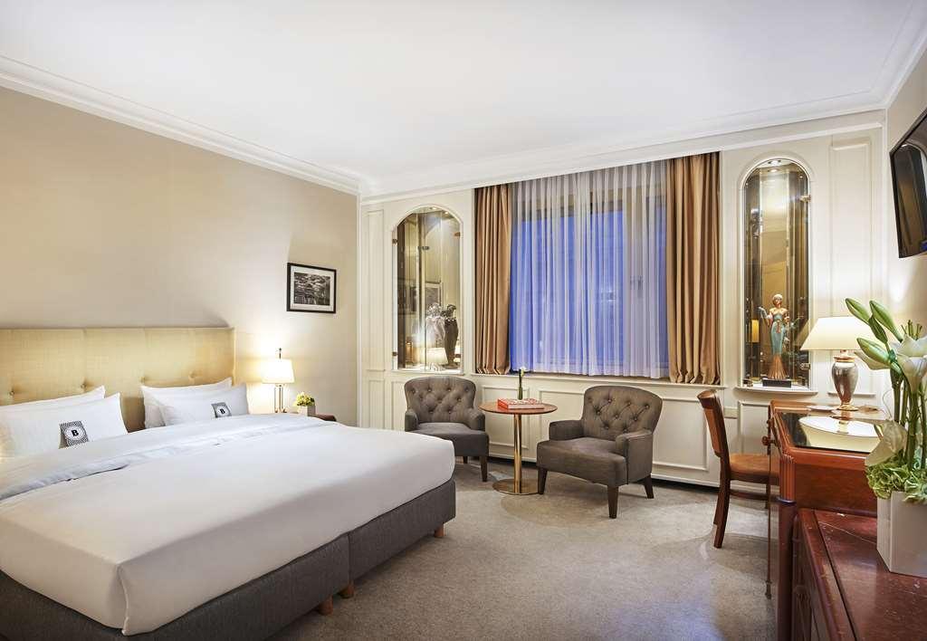 Hotel Bristol